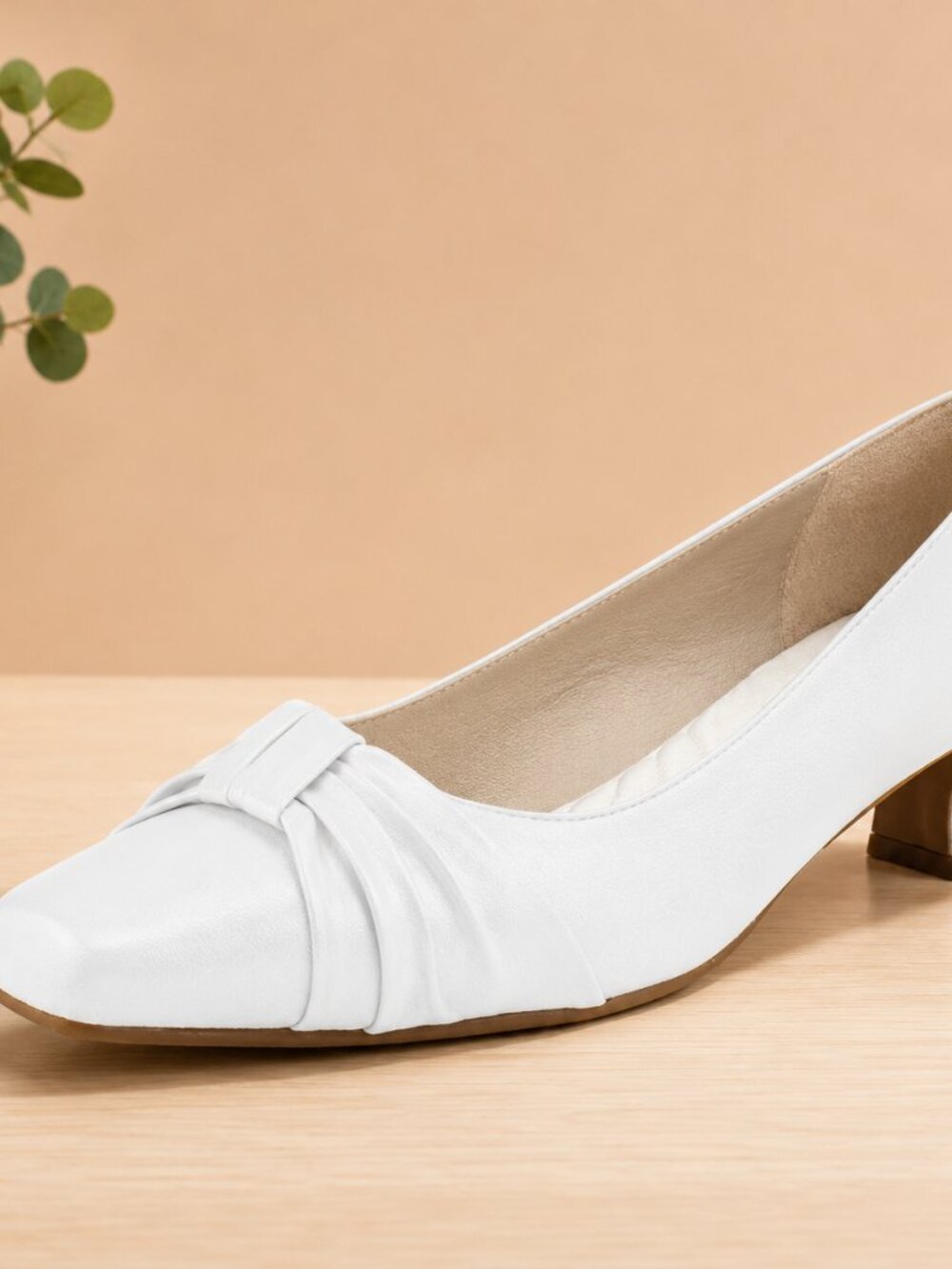 NWT Easy Street Women's Waive Pump White 9 US